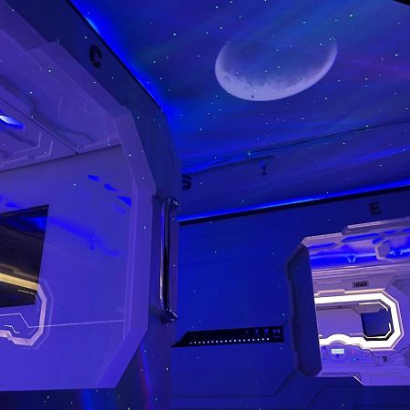 Bmax Spacepods Sleep In Space - 4Mins From Mactan Airport Lapu-Lapu City Exterior photo