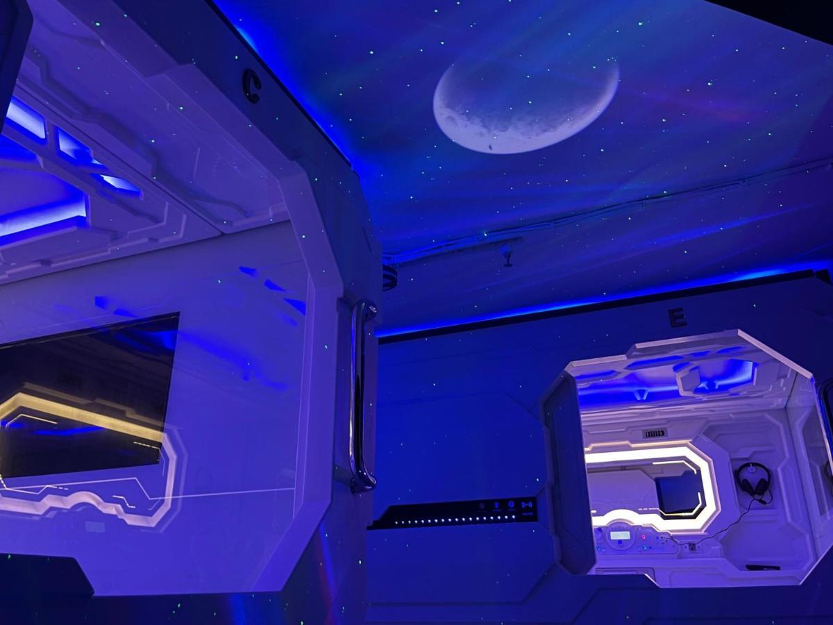 Bmax Spacepods Sleep In Space - 4Mins From Mactan Airport Lapu-Lapu City Exterior photo
