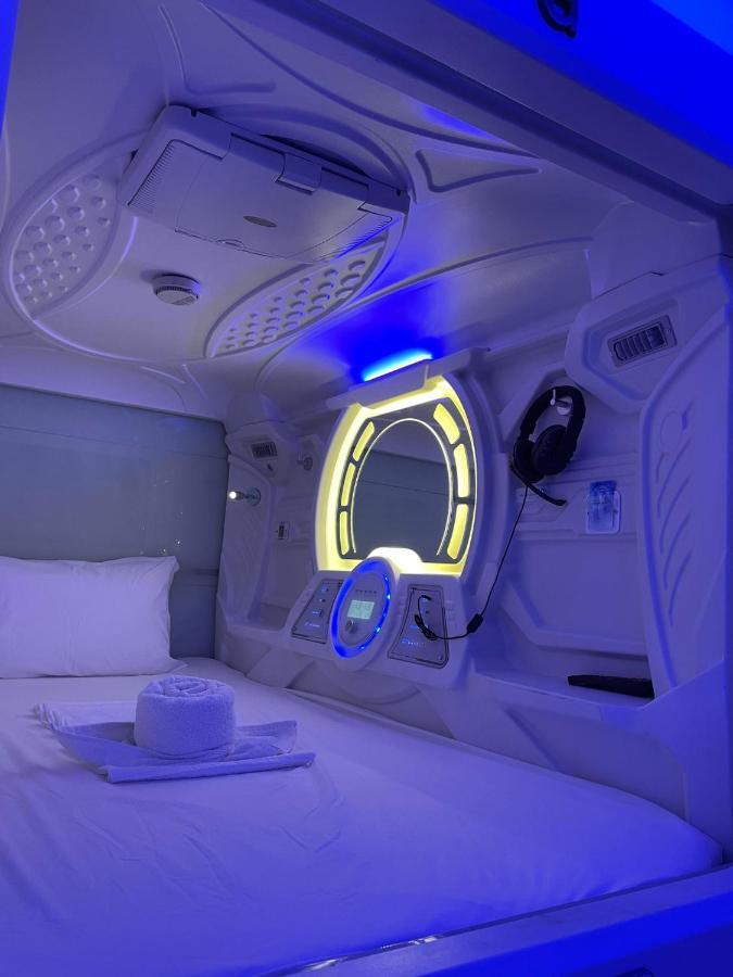 Bmax Spacepods Sleep In Space - 4Mins From Mactan Airport Lapu-Lapu City Exterior photo